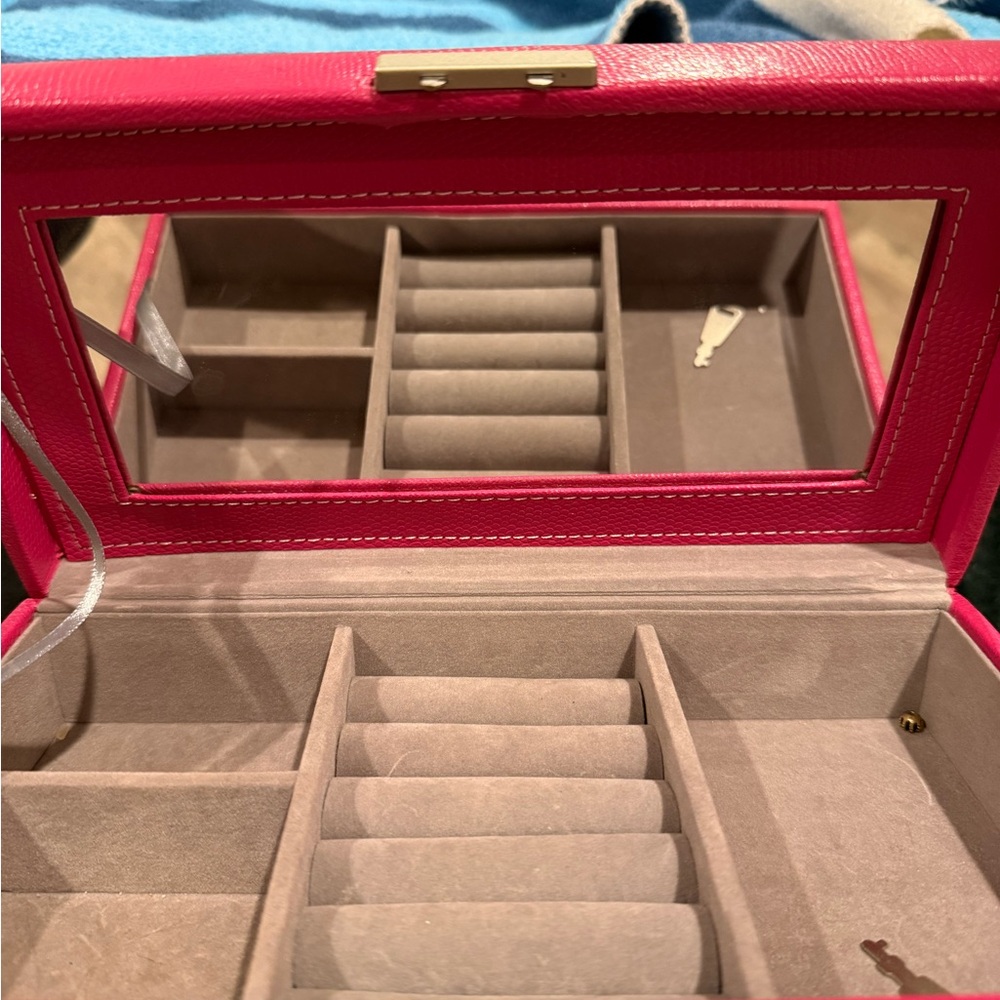 Elegant Pink Jewelry Box - Picture 7 of 10